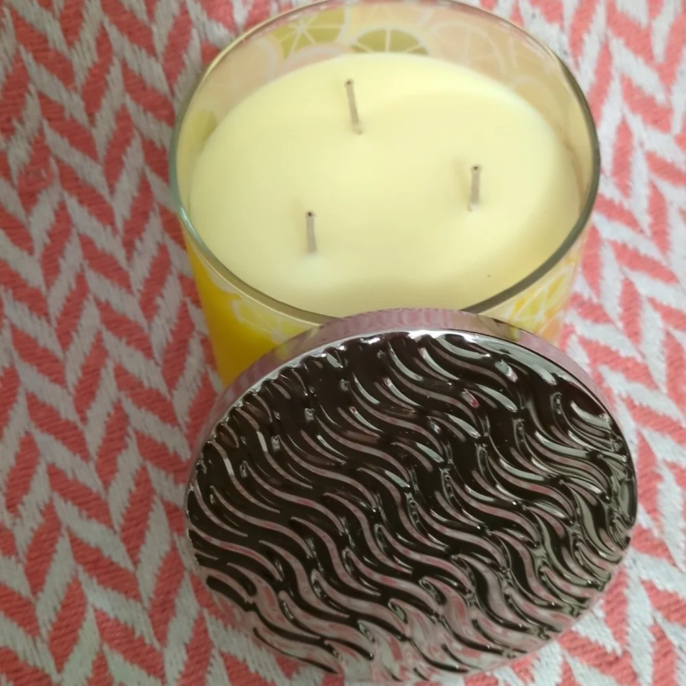 NWT BBW Bath and Body Works 3-Wick 🍋 Sweet Tea & Lemonade Candle 14.5 oz